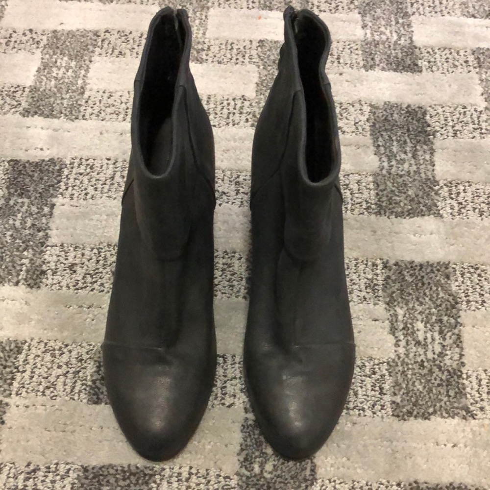 Ankle boots